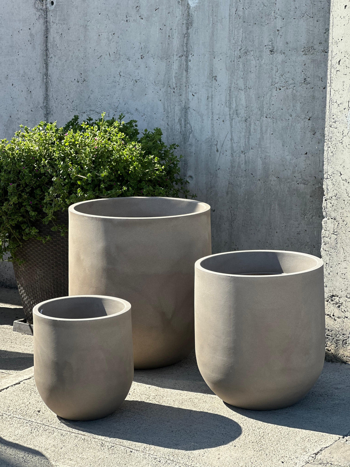 Macetero Angkor de polietileno color machiatto – Viet Pottery