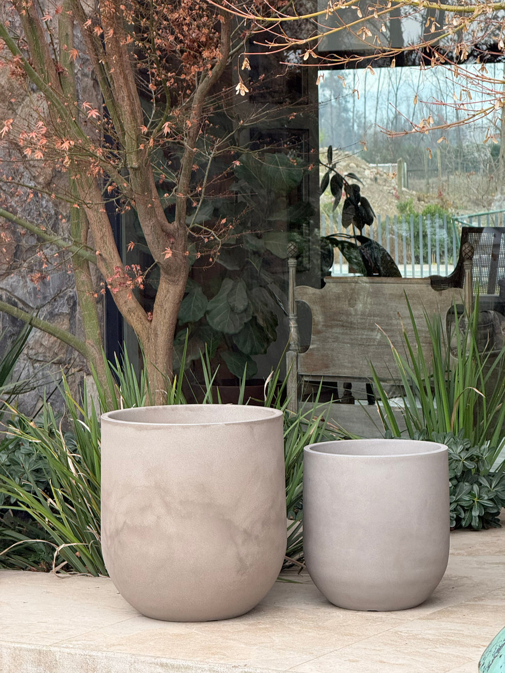 Macetero Angkor de polietileno color machiatto – Viet Pottery